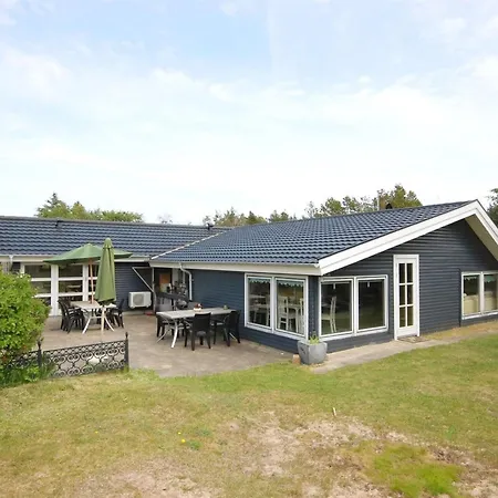 Tajo - 1km From The Sea By Interhome *